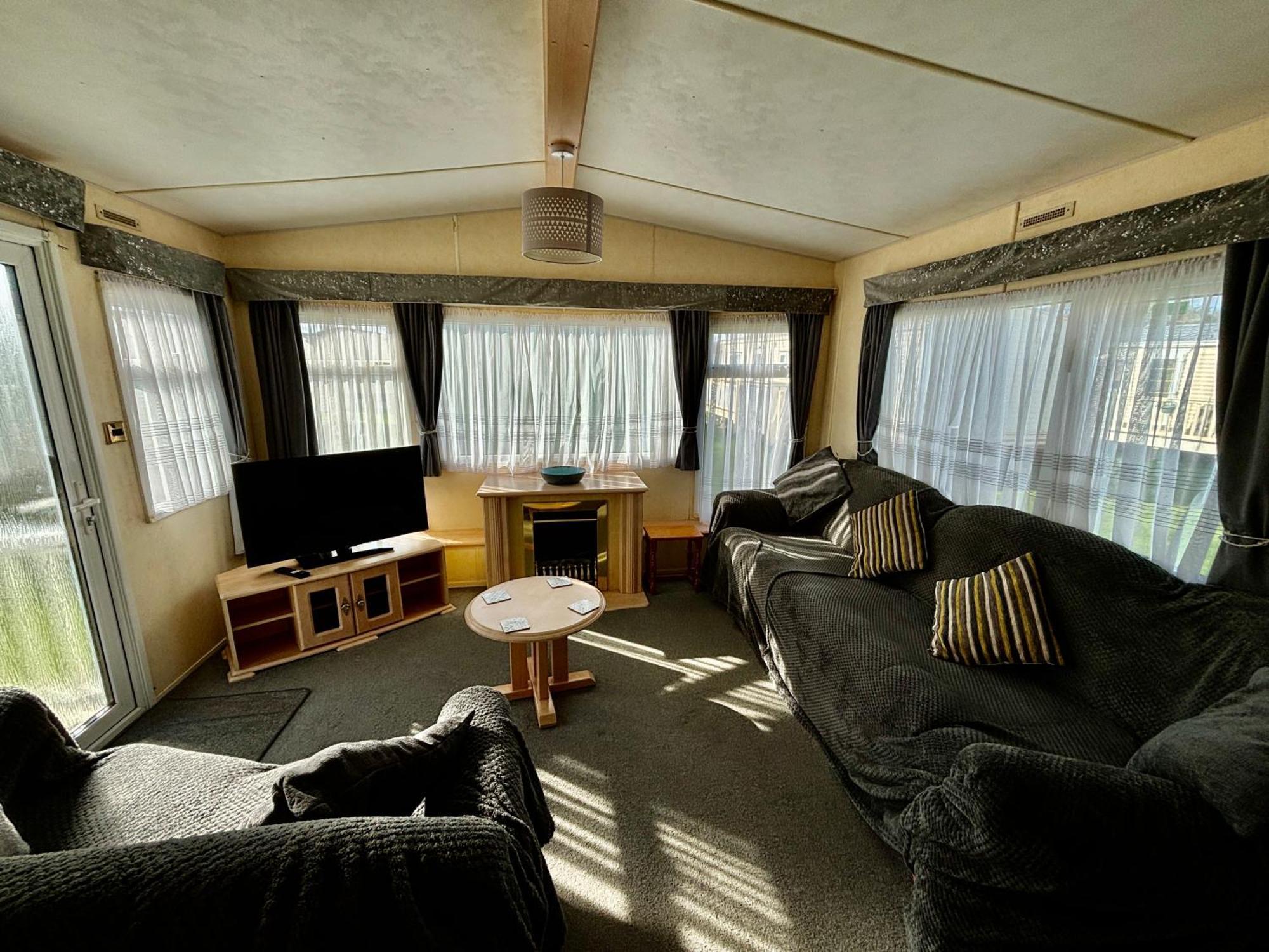 Seaview 145 - Pet Friendly, Bath And Close To Beach & Fantasy Island - Meadow Lakes Caravan & Lodge Hire Ingoldmells Extérieur photo